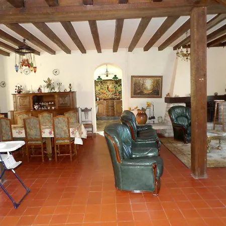 Villa De 5 Chambres A Hautefort Avec Piscine Privee Et Jardin Amenage A 1 Km De La Plage Hautefort